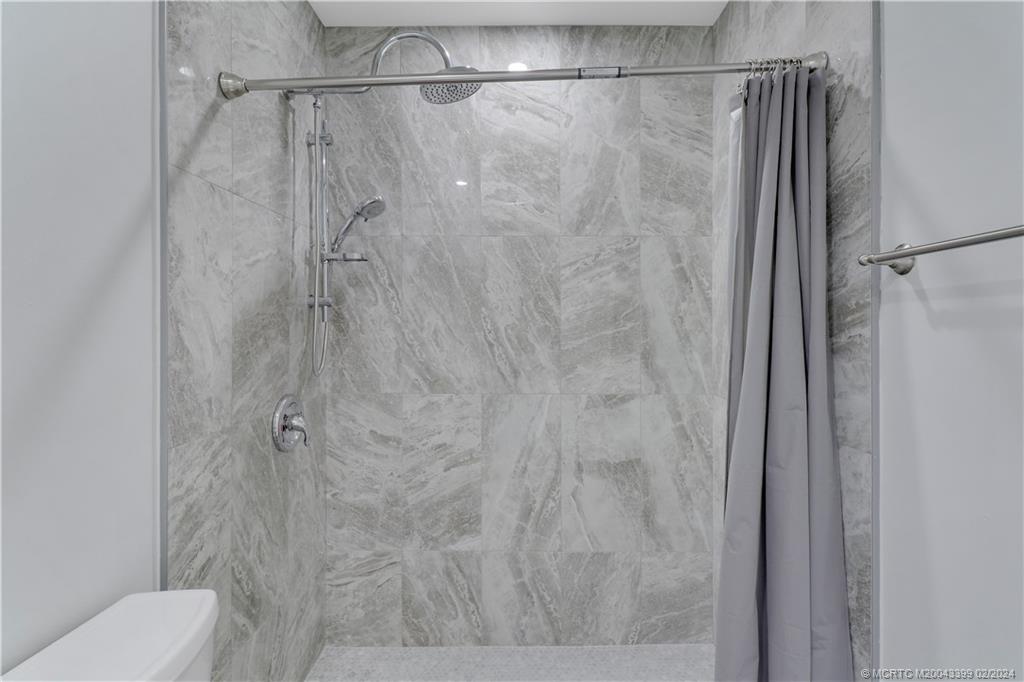 5313 SE Miles Grant Road 202