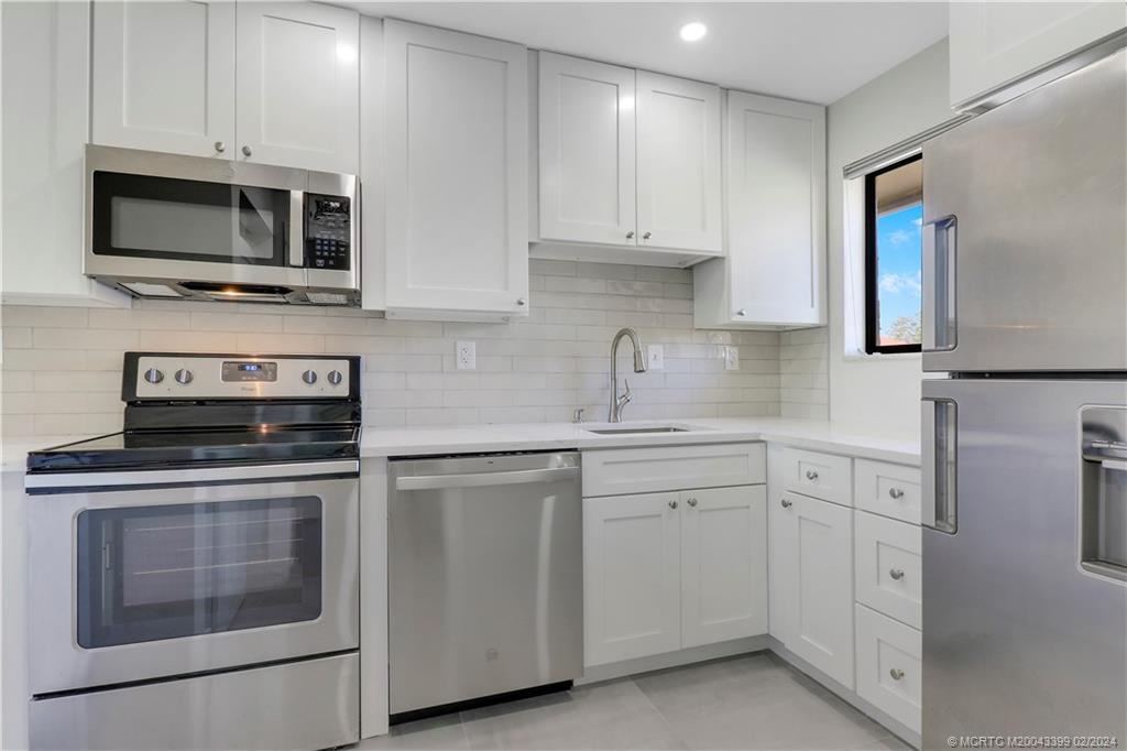 5313 SE Miles Grant Road 202