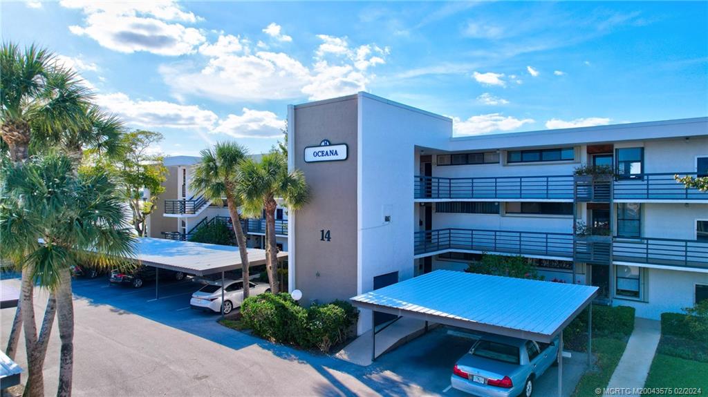 1950 SW Palm City Road 14204