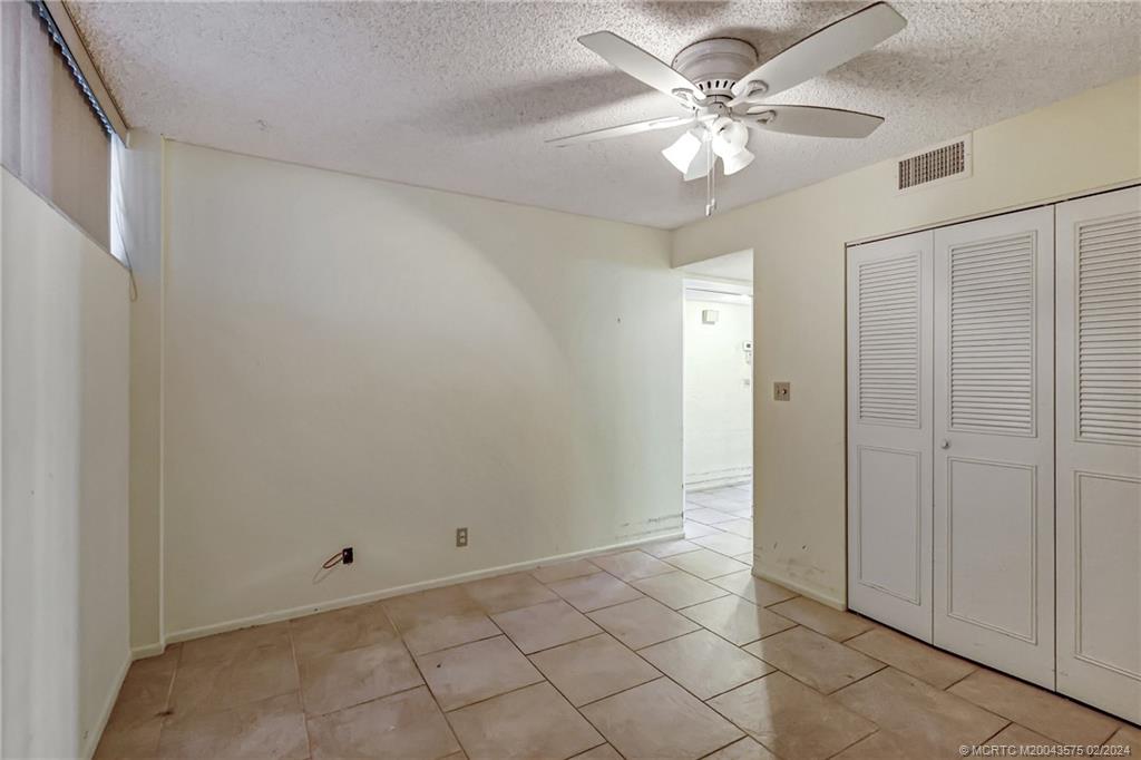 1950 SW Palm City Road 14204