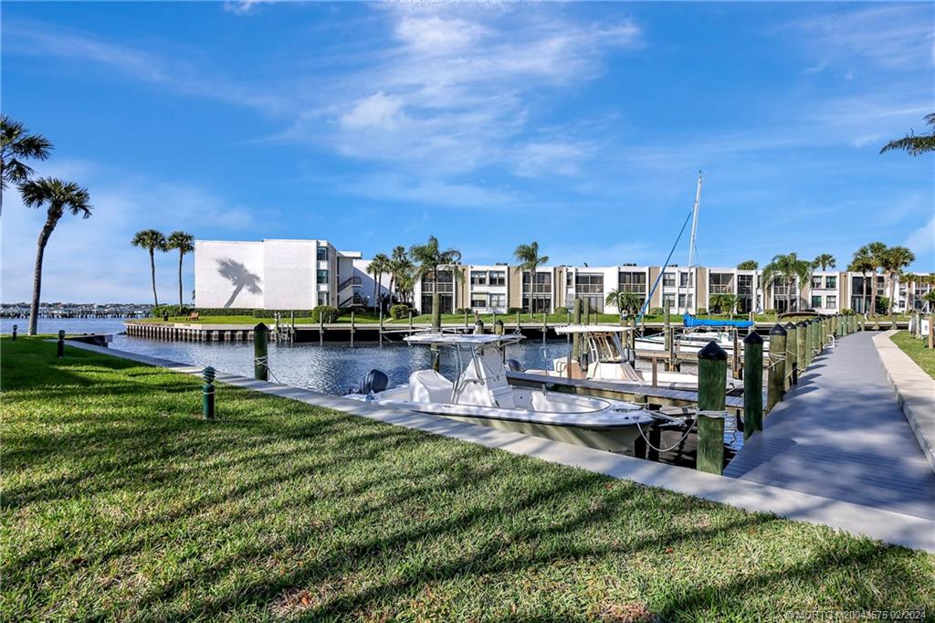 1950 SW Palm City Road 14204