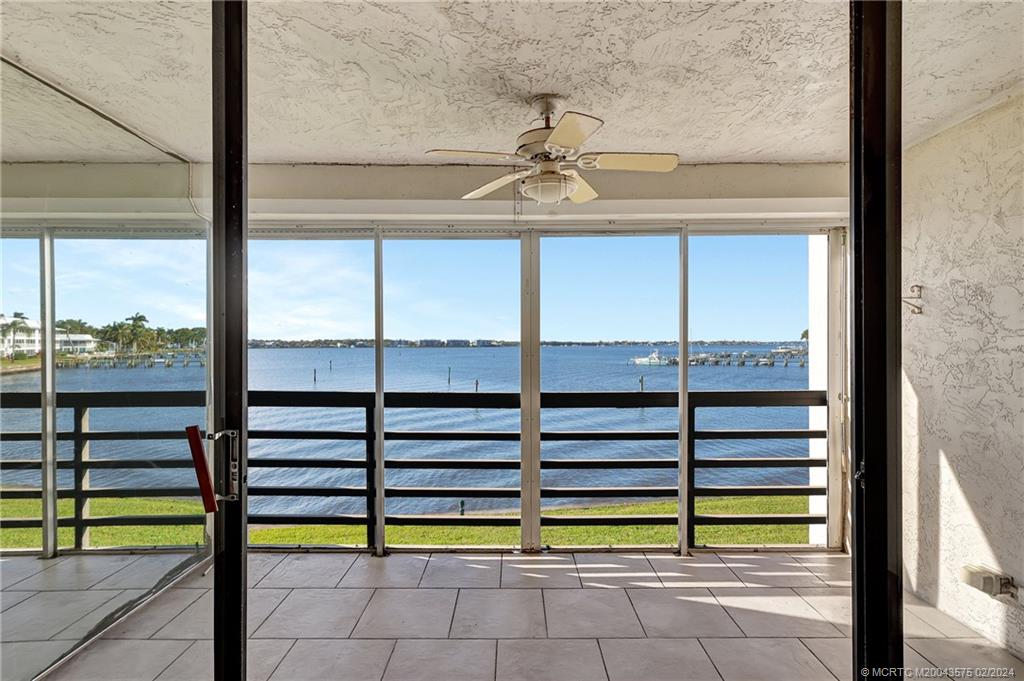 1950 SW Palm City Road 14204