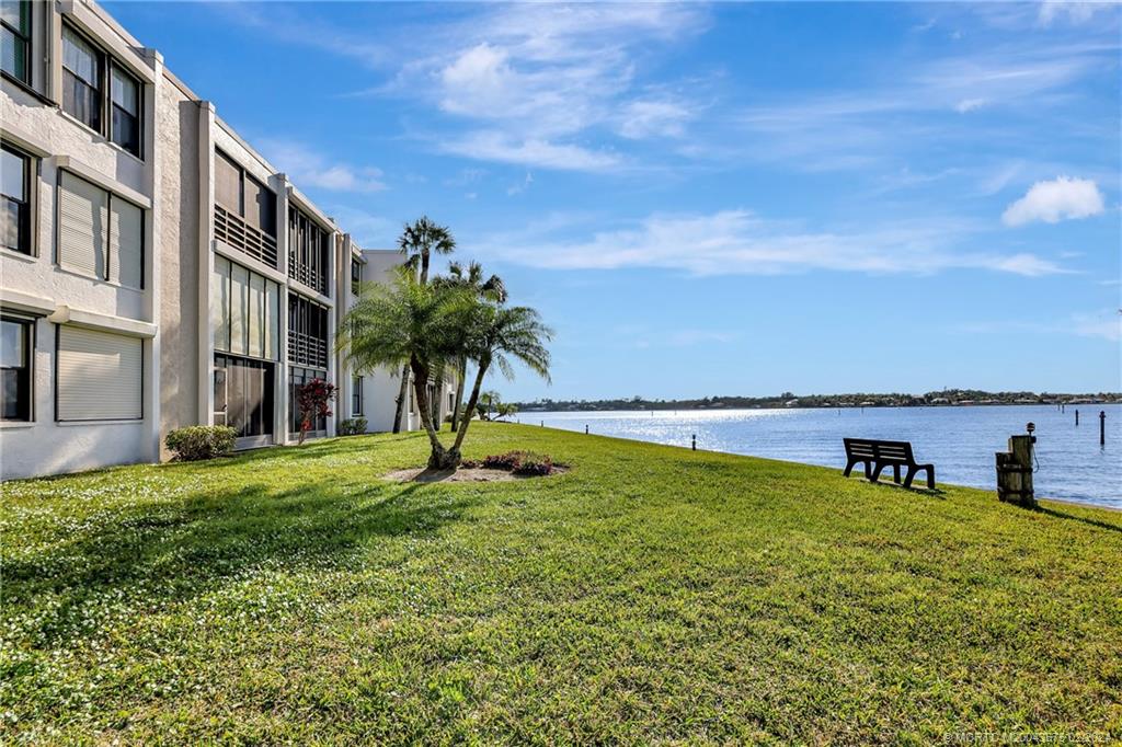 1950 SW Palm City Road 14204