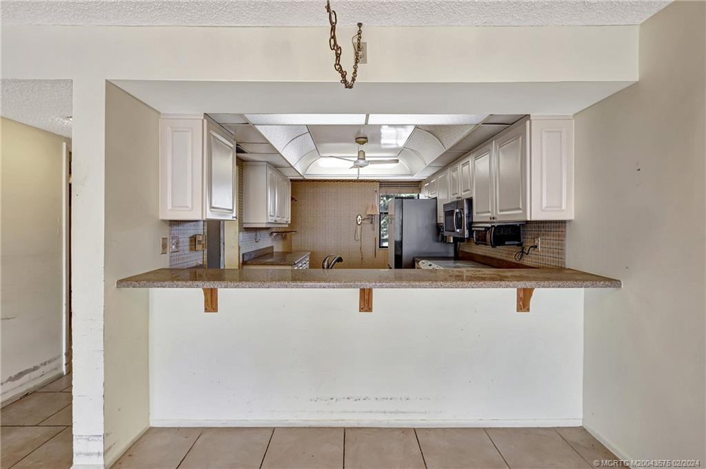 1950 SW Palm City Road 14204