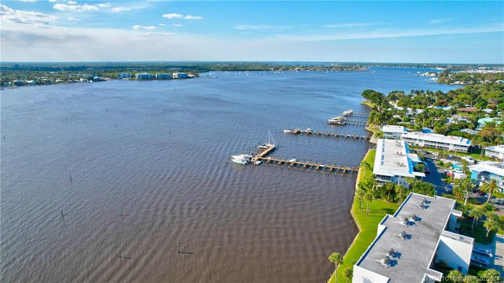 1950 SW Palm City Road 14204