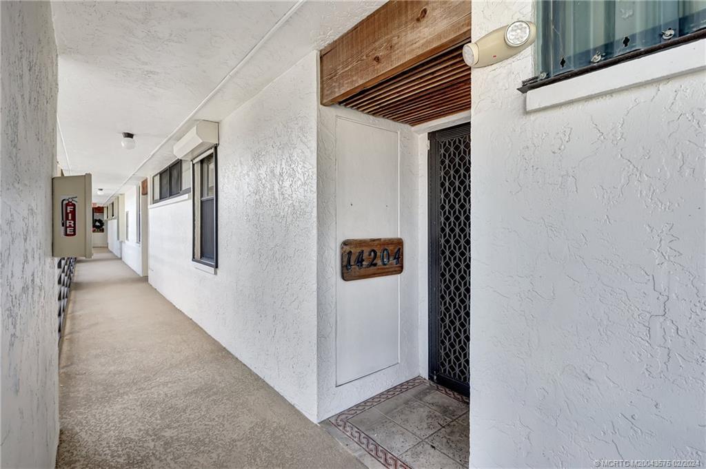 1950 SW Palm City Road 14204