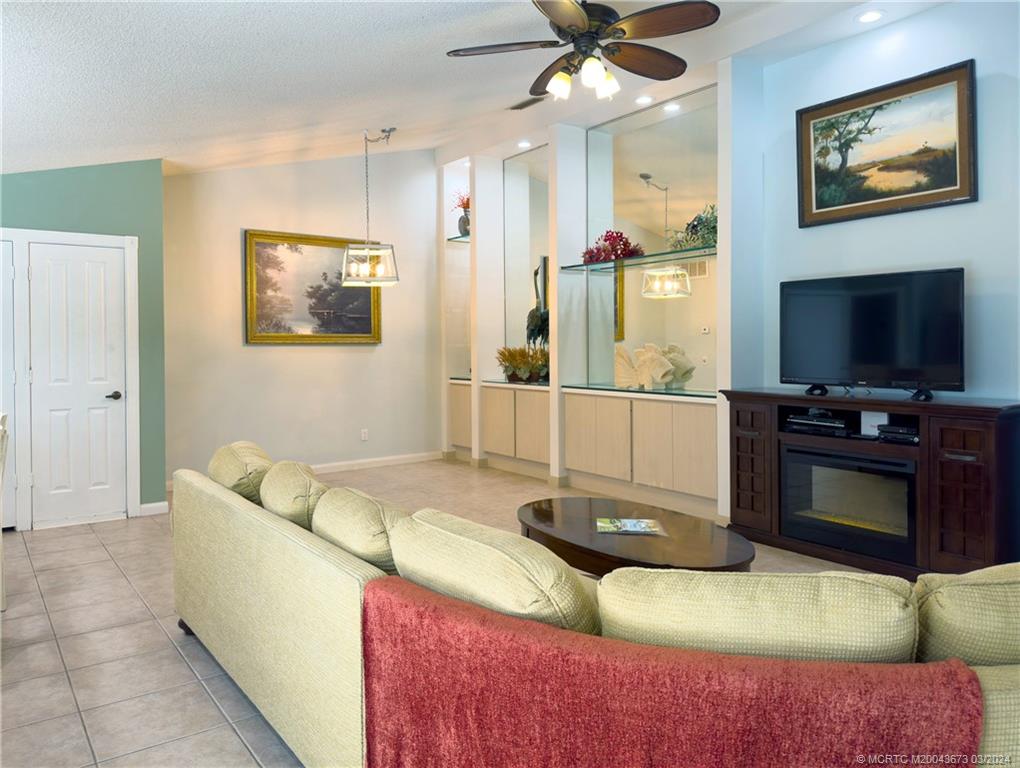 1533 SW Waterfall Blvd