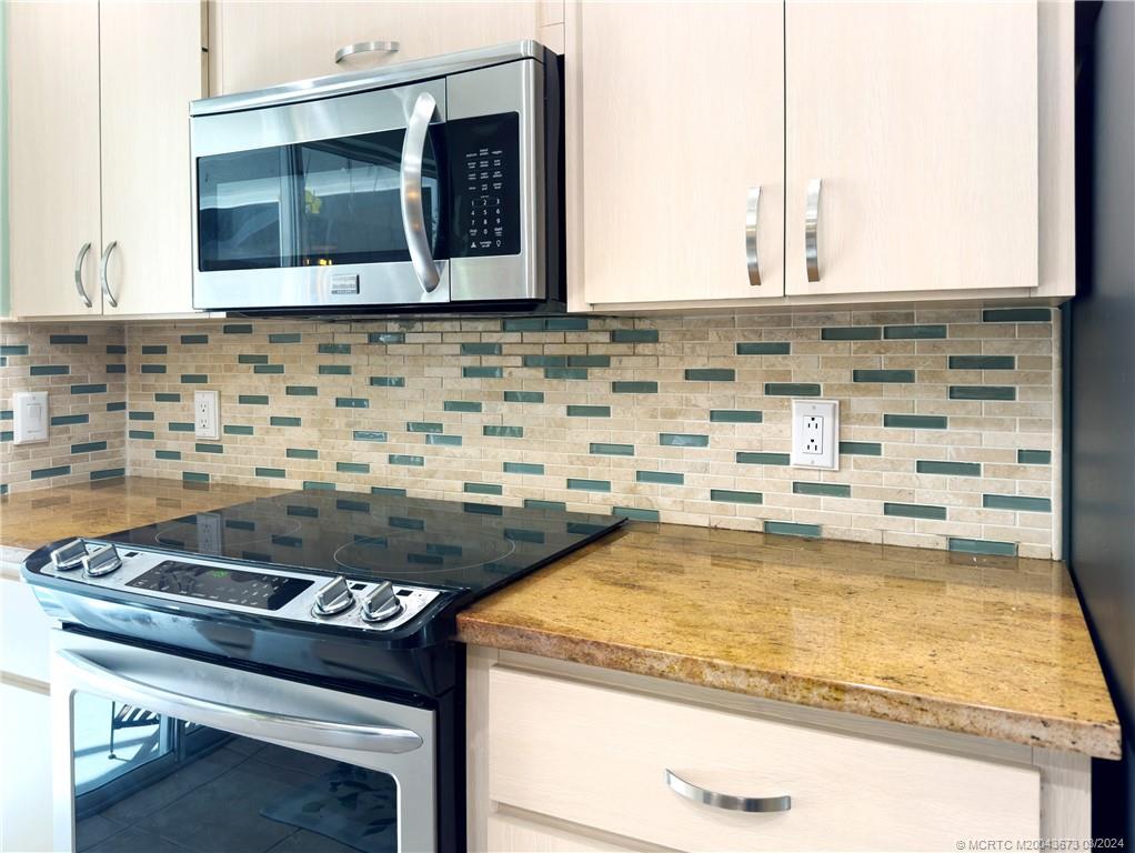 1533 SW Waterfall Blvd