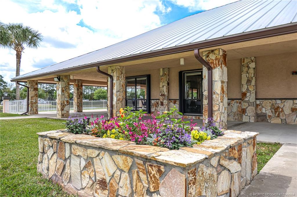 2716 SW Toronado Trail