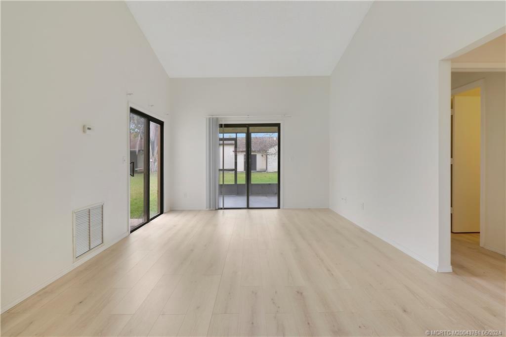 2365 SE Brekenridge Circle