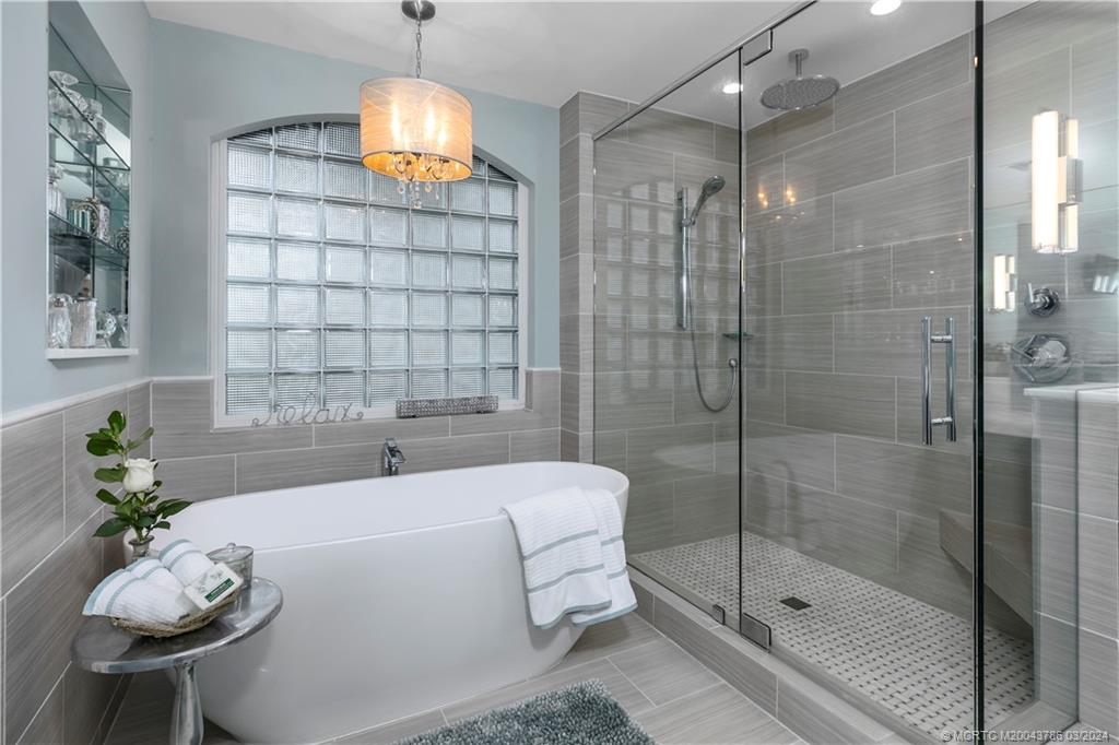 5092 SW Hammock Creek Drive