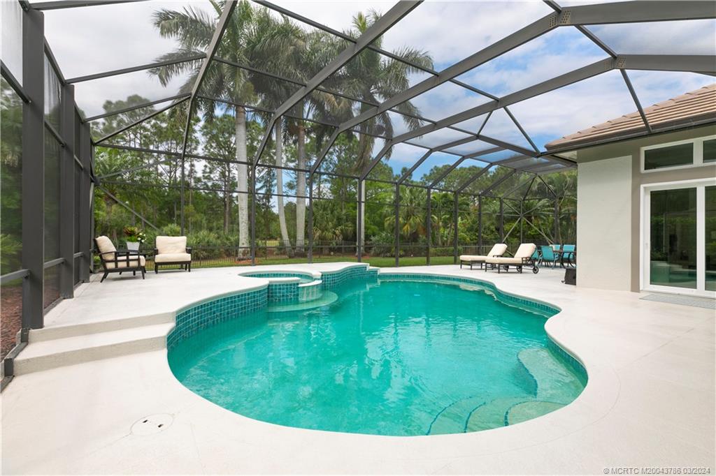 5092 SW Hammock Creek Drive