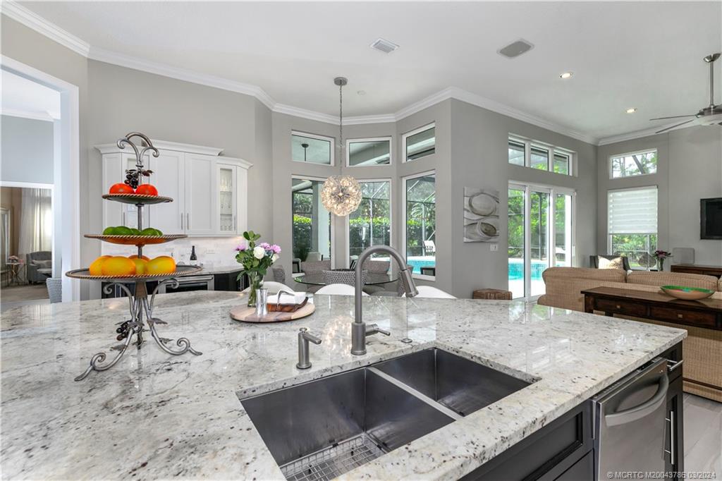 5092 SW Hammock Creek Drive