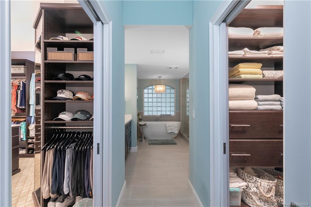 5092 SW Hammock Creek Drive