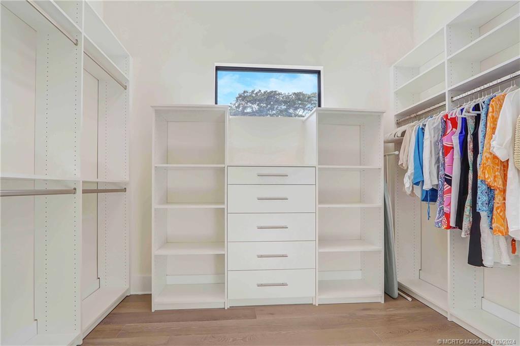 609 SW Overlook Drive