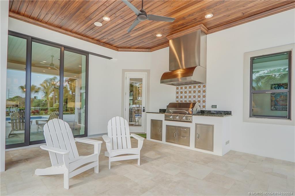 609 SW Overlook Drive