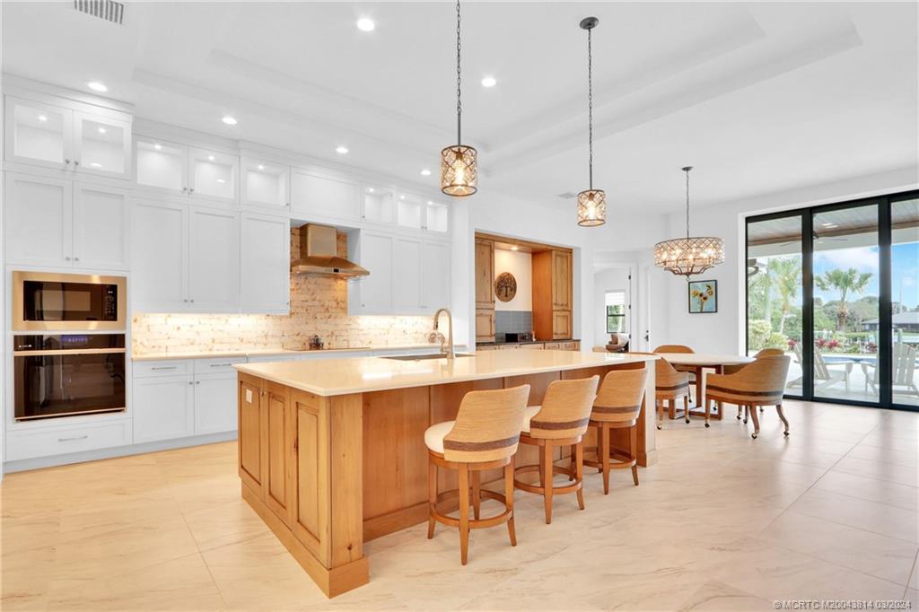 609 SW Overlook Drive