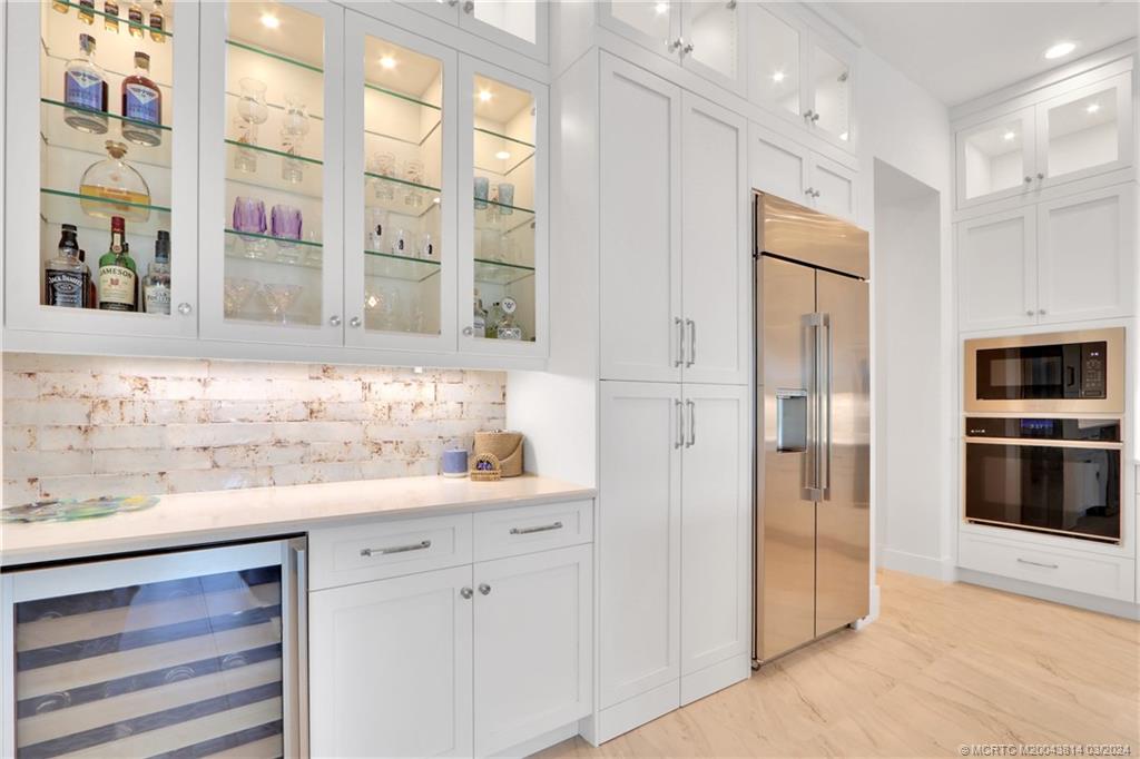 609 SW Overlook Drive