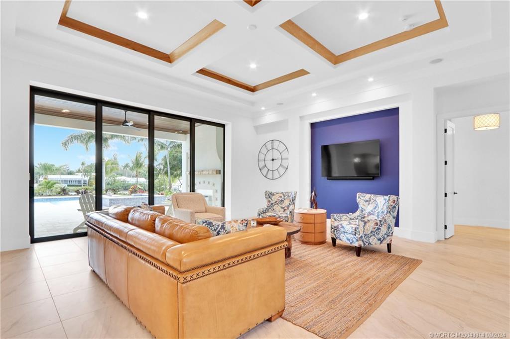 609 SW Overlook Drive