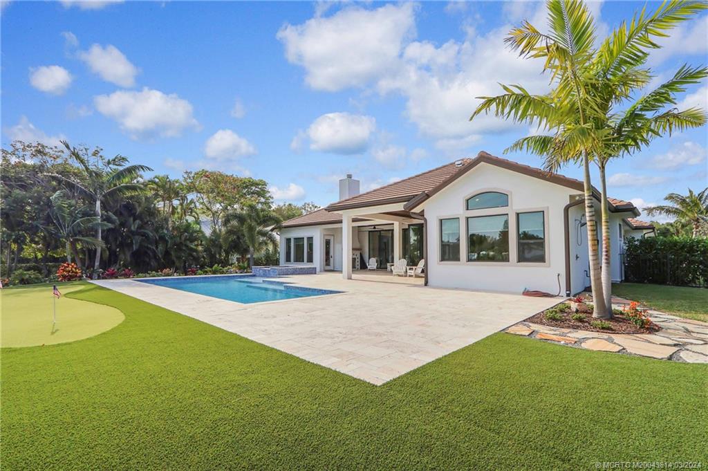 609 SW Overlook Drive