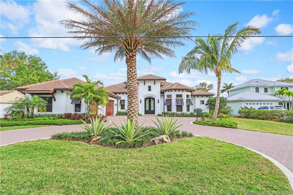 609 SW Overlook Drive