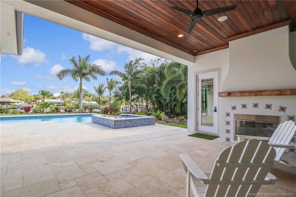 609 SW Overlook Drive