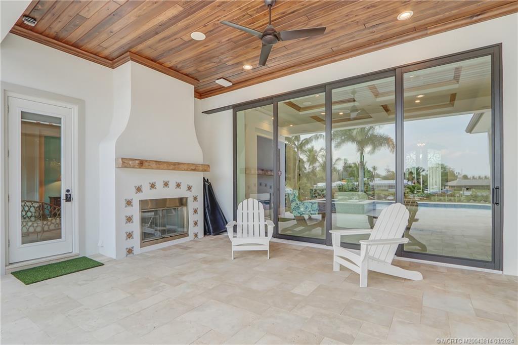 609 SW Overlook Drive