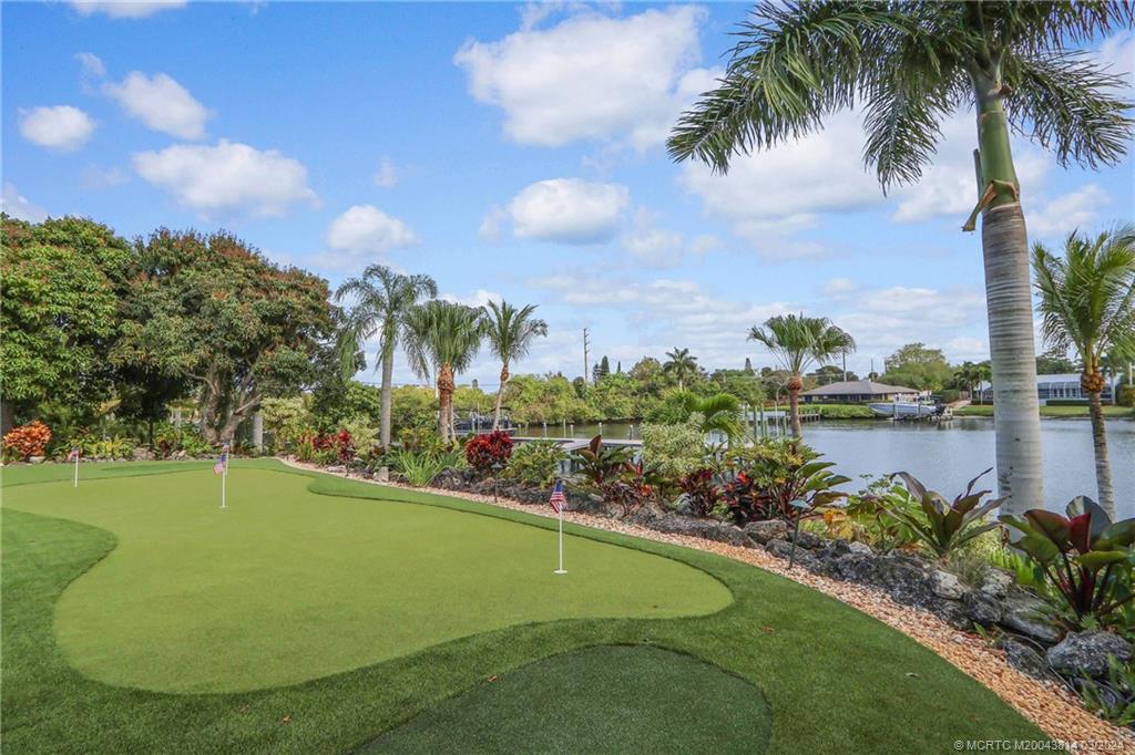 609 SW Overlook Drive