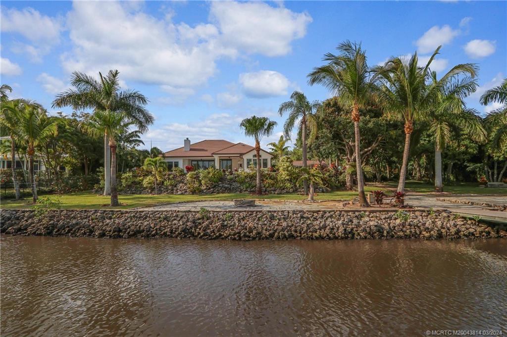 609 SW Overlook Drive