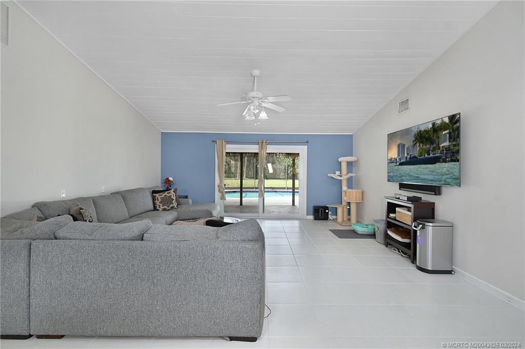 2061 SW Perry Terrace