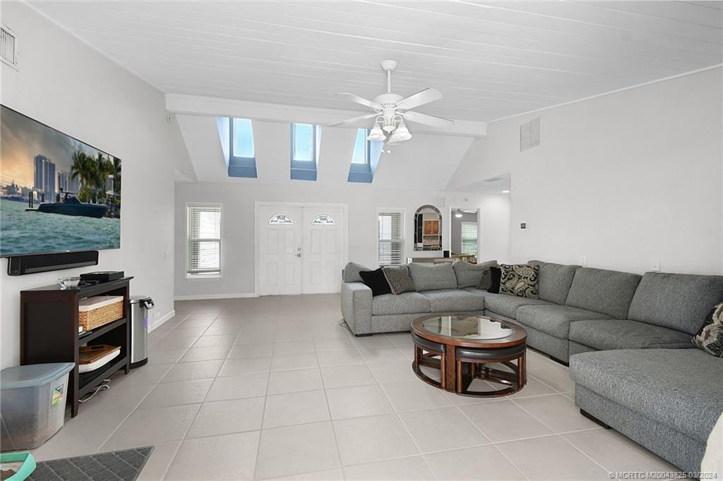 2061 SW Perry Terrace