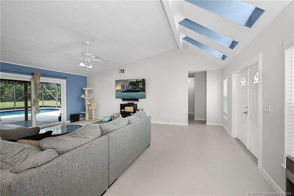 2061 SW Perry Terrace