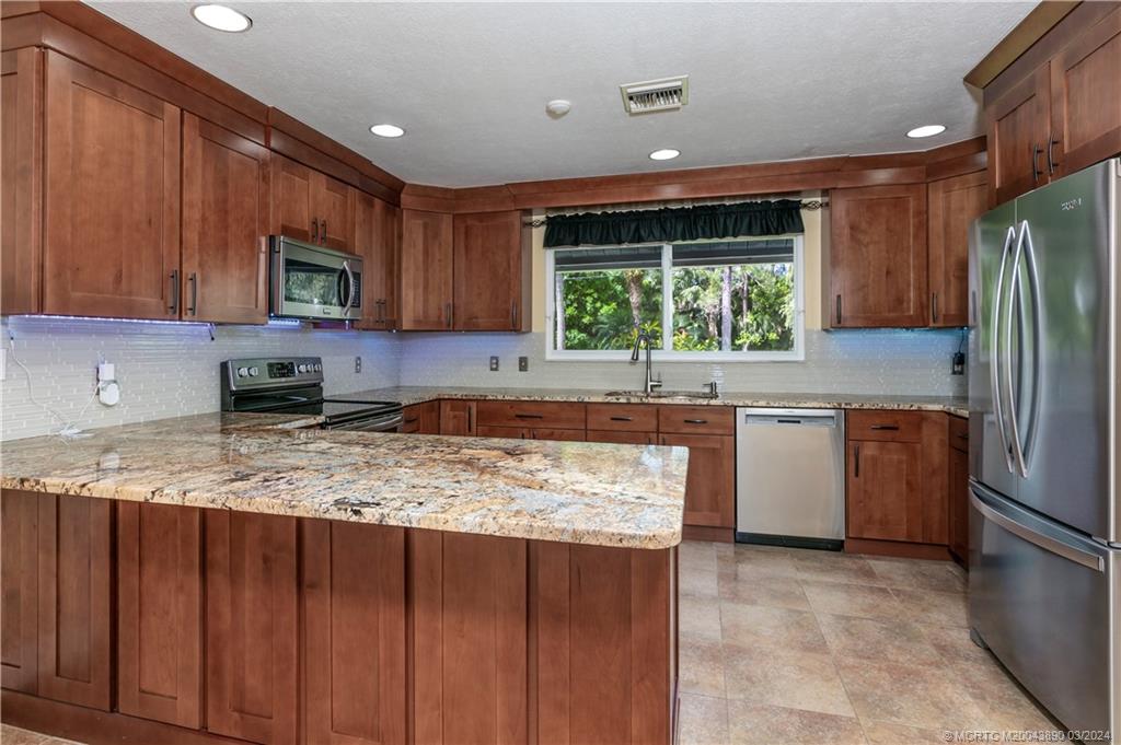 8285 SW Wildwood Drive