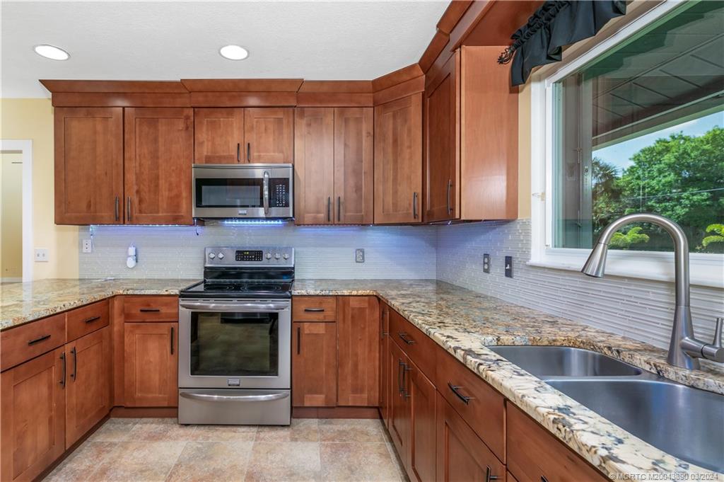 8285 SW Wildwood Drive