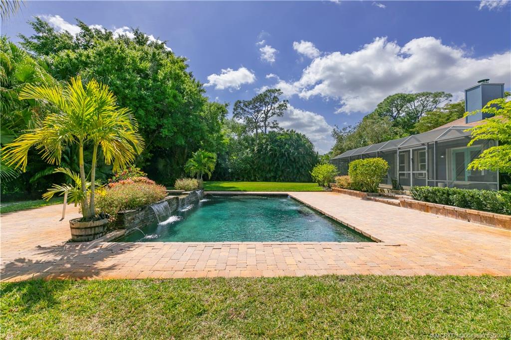 8285 SW Wildwood Drive