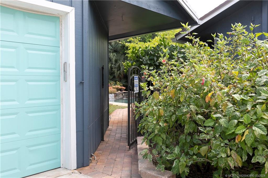 8285 SW Wildwood Drive