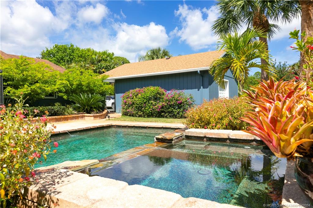 8285 SW Wildwood Drive