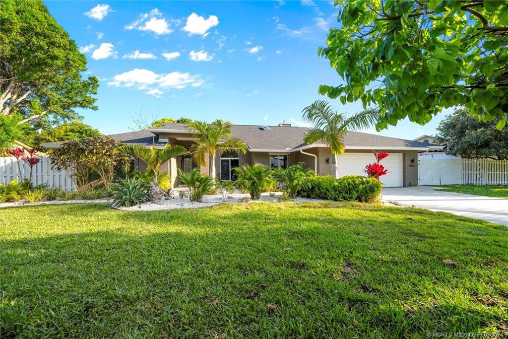 3082 NE Ivy Lane