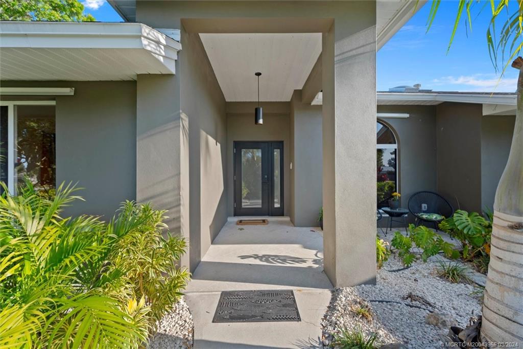 3082 NE Ivy Lane