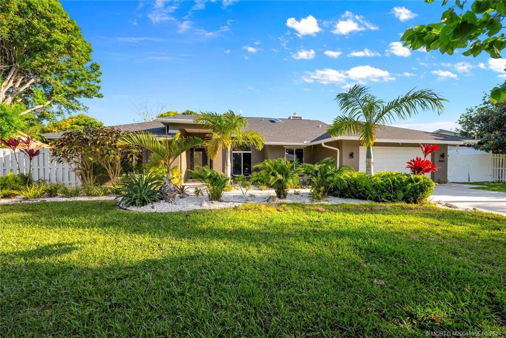 3082 NE Ivy Lane