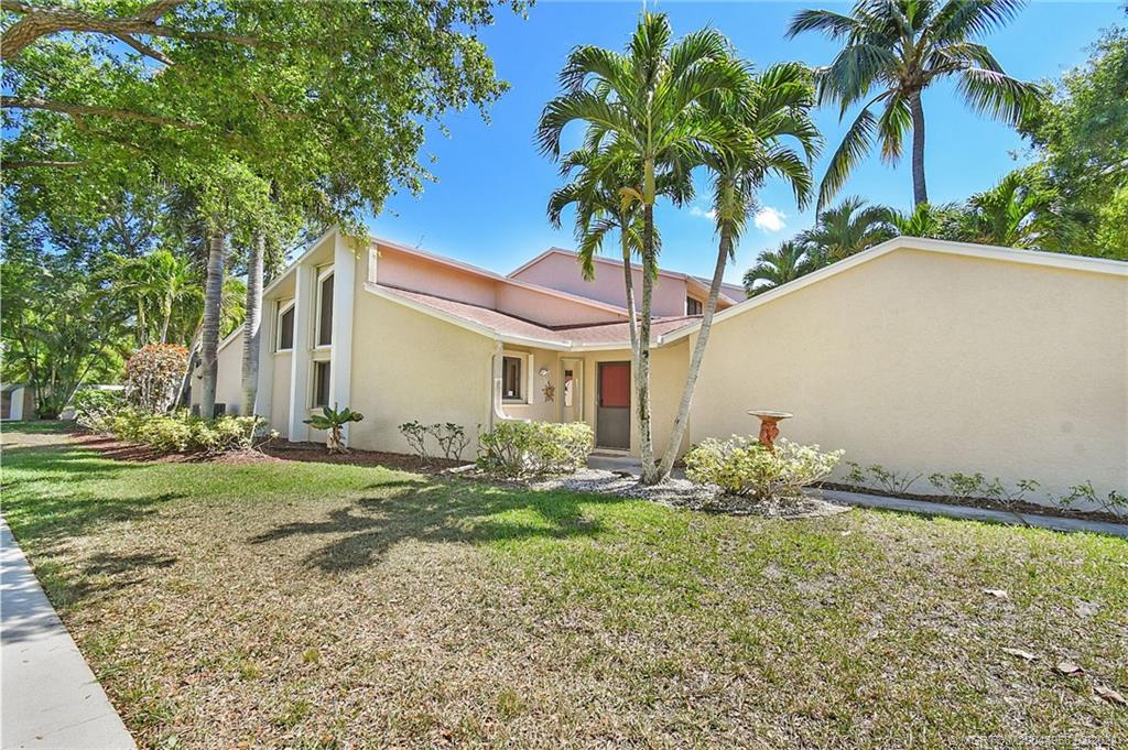 1631 SW Crossing Circle