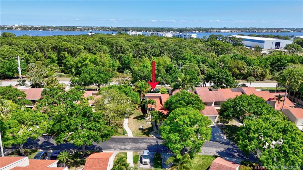 1631 SW Crossing Circle