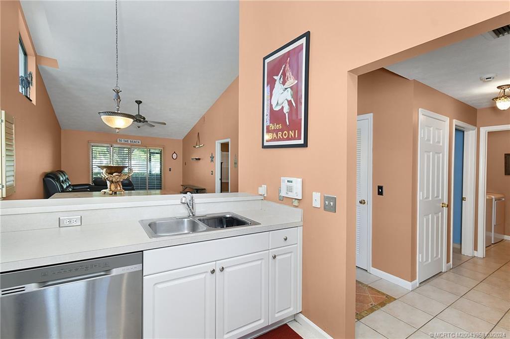 1631 SW Crossing Circle