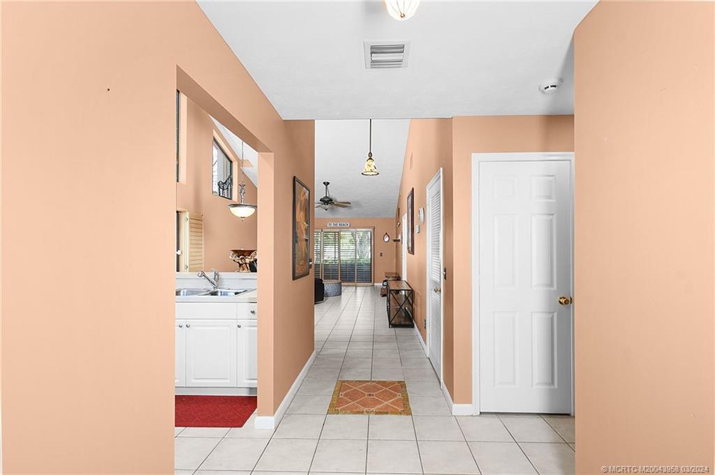 1631 SW Crossing Circle