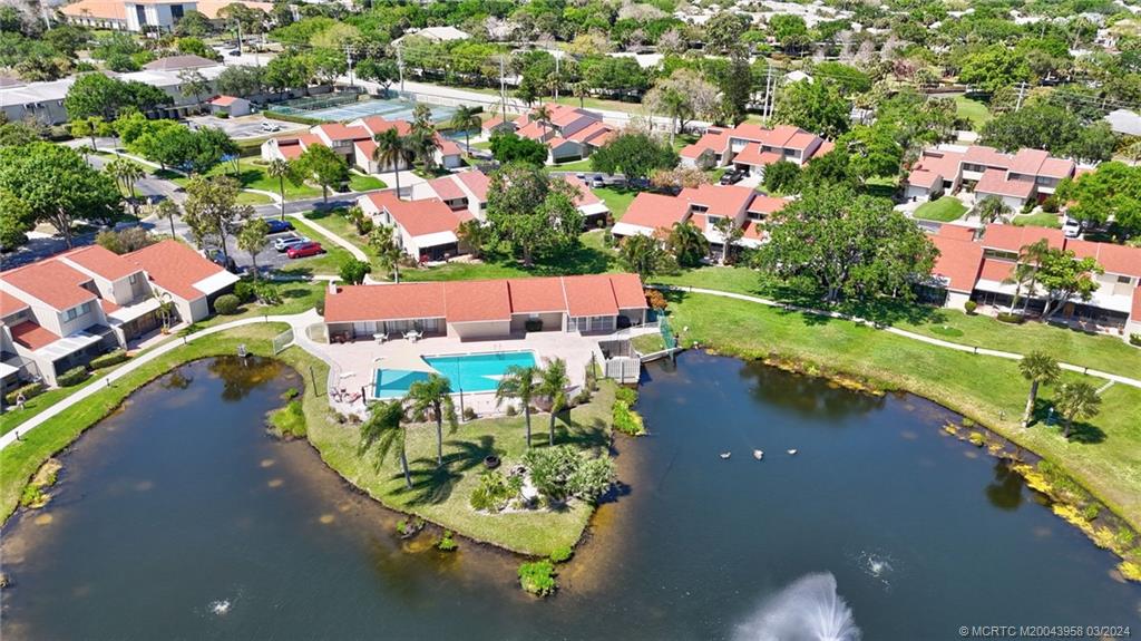 1631 SW Crossing Circle