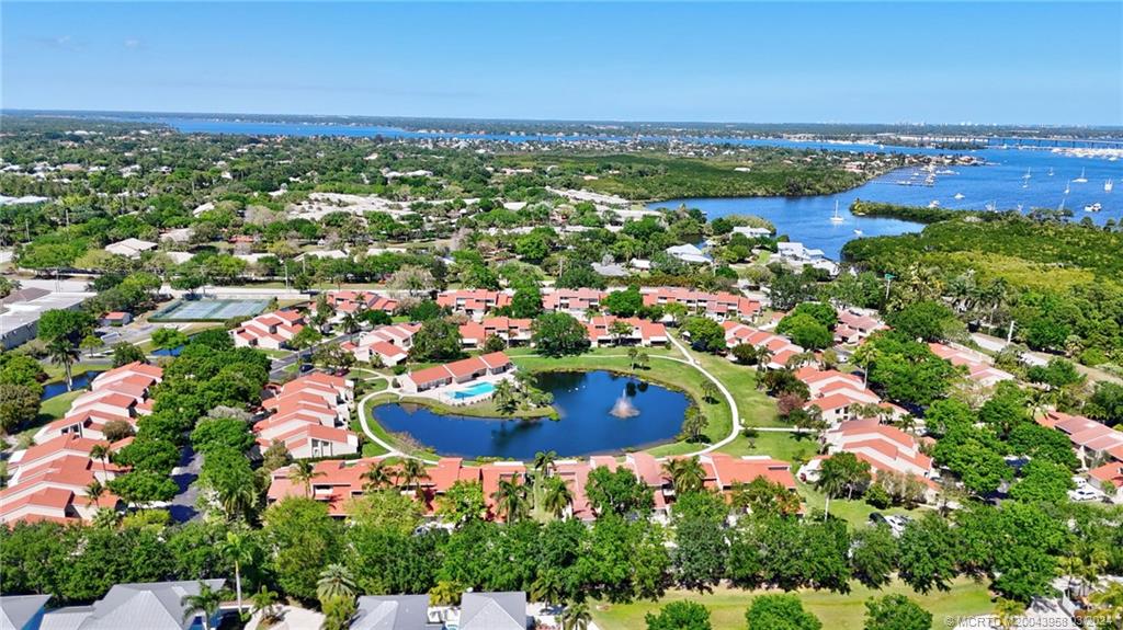 1631 SW Crossing Circle