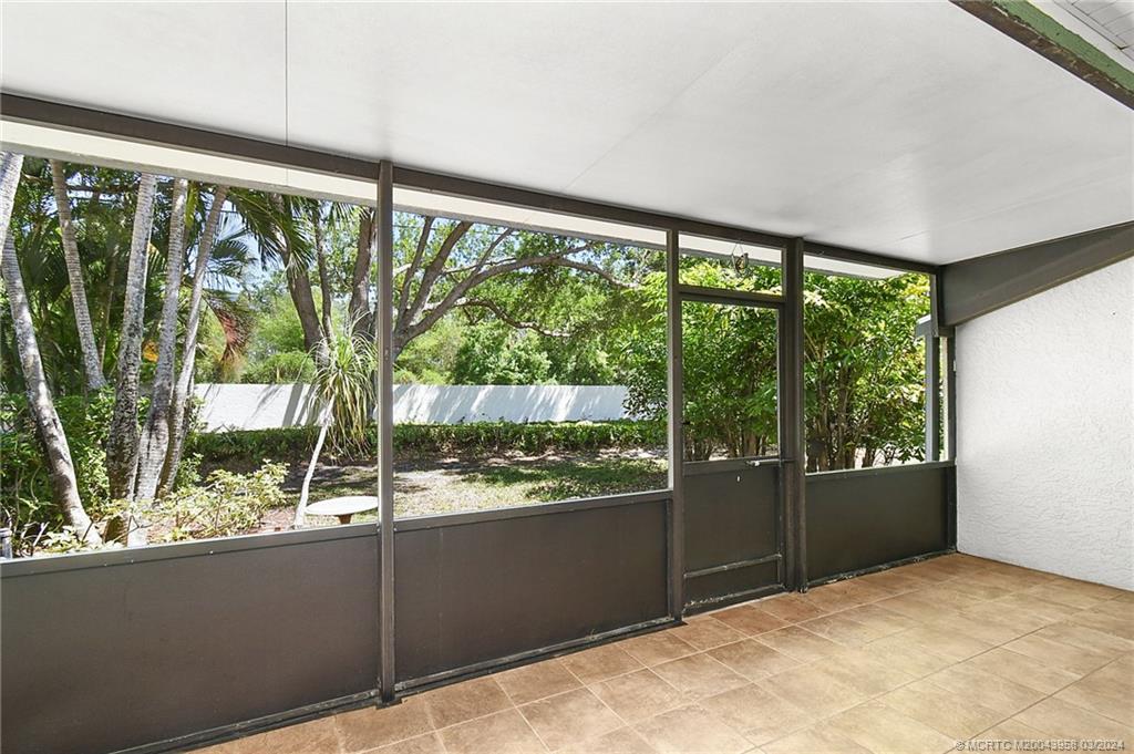 1631 SW Crossing Circle