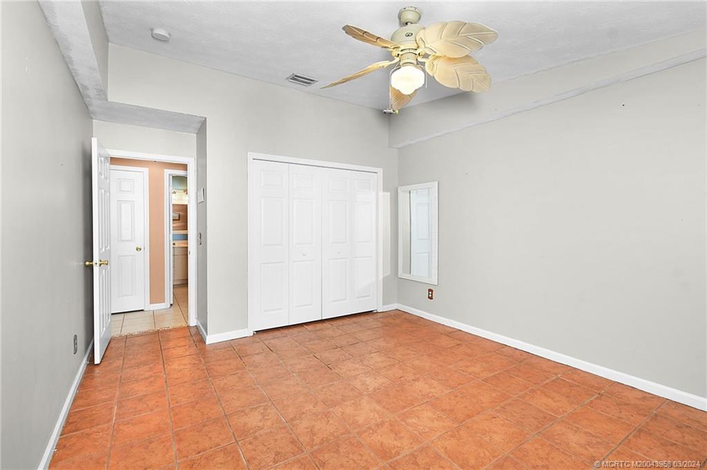 1631 SW Crossing Circle