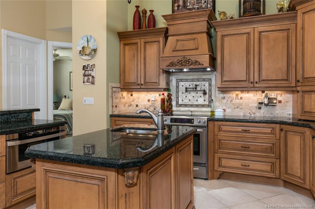 2696 SW Bear Paw Trail