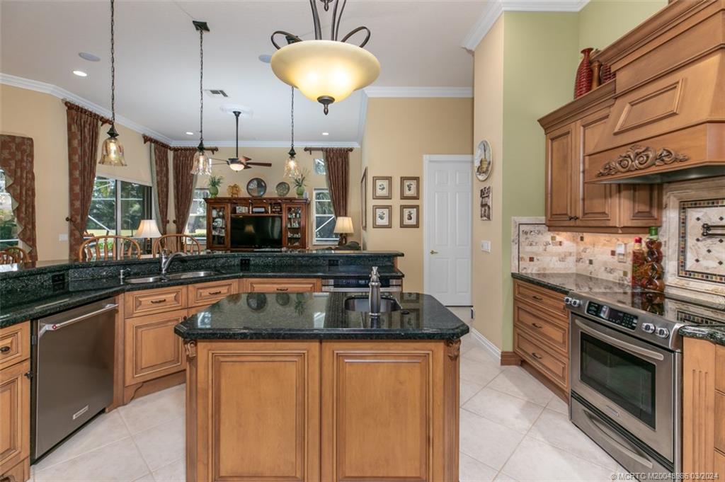 2696 SW Bear Paw Trail